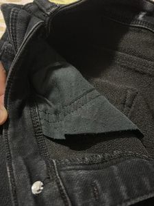 Classic Black High-Waisted Denim Jeans