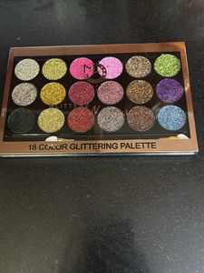 18 Colour Glittering Palette