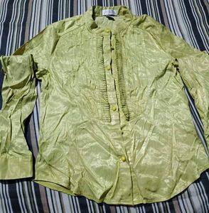 Elegant Lime Green Button-Up Shirt