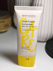 Swiss Beauty Glow Fusion Sunscreen SPF 50 PA++++