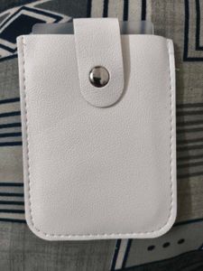 White Card Holder Wallet 💳🗃️
