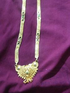 Exquisite Gold Toned Necklace