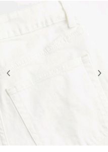 White High-Waisted Jeans