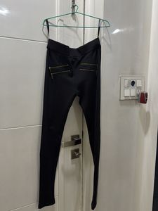 Chic Black Leggings with Gold Zippers