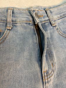 Light Wash Classic Denim Shorts 🦋