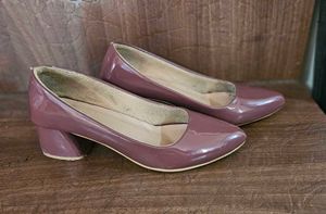 Stylish Pointed Toe Heels