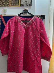 Beautiful Pink Floral short Kurti