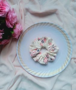 XXl  Pintresty Chikankari Scrunchies 🌸🌷🌺