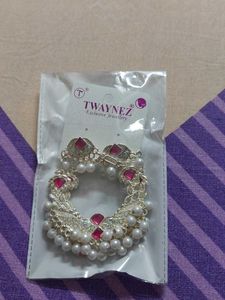 Twaynez Designer Jhumka Earrings with Pearls