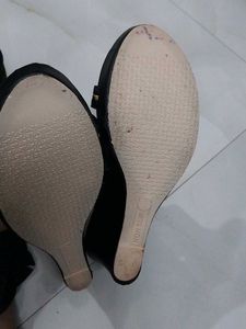 black wedges...