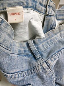 Urbanic Light Wash Straight Leg Jeans