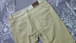 Beige Cropped Jeans