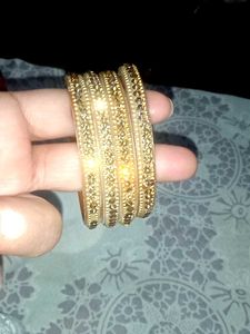 Elegant Crystal Bangles - Set of 4