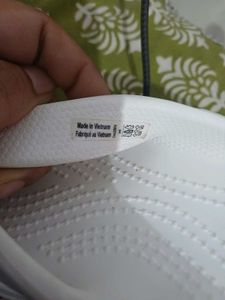 Crocs unisex croslite thong flip flop