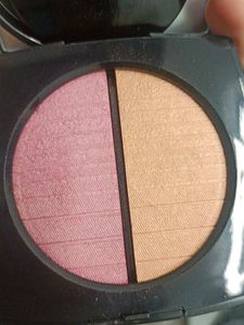 Chanel Duo.