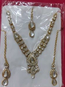 Exquisite Kundan Jewellery Set
