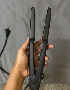NOVA Hair Straightener