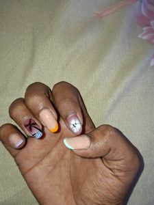 PRESS ON NAILS (ANY 1) 💅🏻
