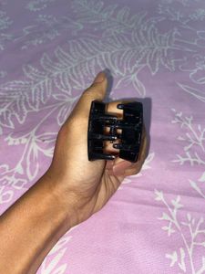 Black Hair Claw Clip