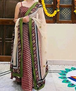 maroon anarkali with cream net dupatta