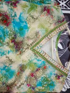 Embellished V- Neck Kurta