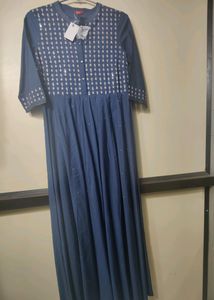 Women's  Casual Gown . Like New. Good Condition.
