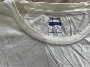 Bershka Graphic T-Shirt