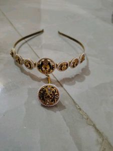 set of 2 Rakhdi Gold Maang Tikka