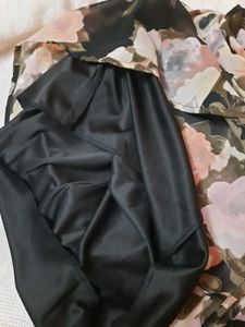 ❗️❗️PRICE DROPPED❗️❗️SERA FLORAL PRINTED DRESS☘️