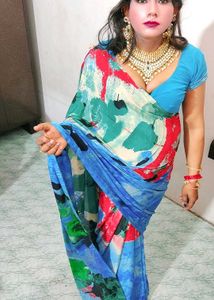 Vibrant Abstract Print Saree with blause atach
