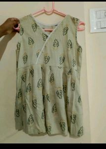 Lightweight Printed Sleeveless Kurta