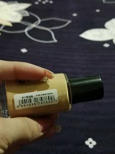 Elle 18 Lasting Glow Foundation