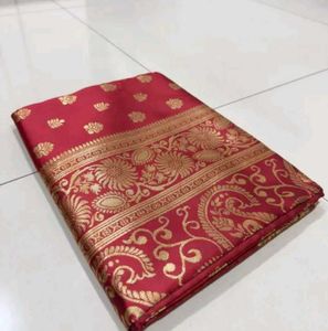 New Exquisite Red &amp; Gold Silk Saree