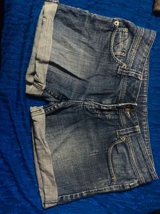 Stylish Cuffed Denim Shorts