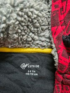 Boys Warm Hoodie for Winters 4 to 6 yrs old