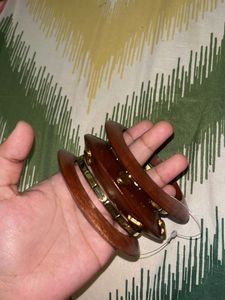 Wooden & Gold Tone Bangle Set