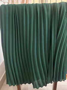 Elegant Pleated Midi Skirt