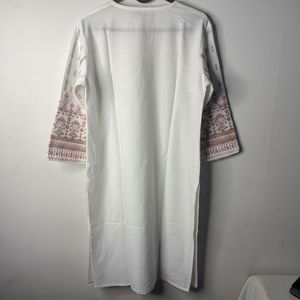Elegant White Kurta with Pink &amp; Brown Print