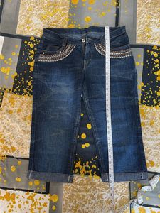Embellished Capri Jeans