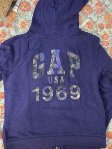 GAP Hoodie - Cozy &amp; Stylish