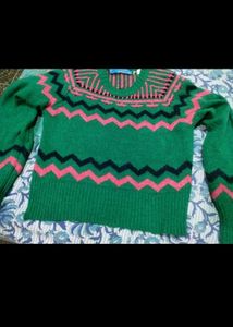 Cozy Geometric Print Sweater and jeans free