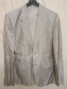 Stylish Grey Suit - Perfect for Any Occasion