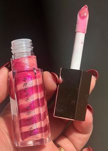 Fenty Beauty Gloss Bomb swirl :- fussy flex