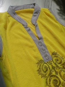 Yellow Sleeveless Kurta with Print