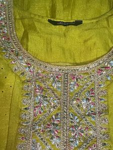 Embellished Kurta with Intricate Embroidery
