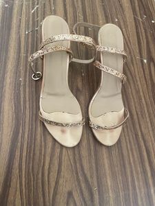 Curiozz Golden Heels - used