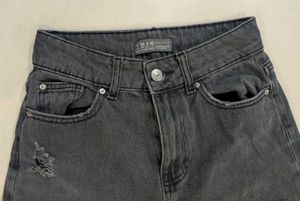 Distressed Straight Leg Jeans