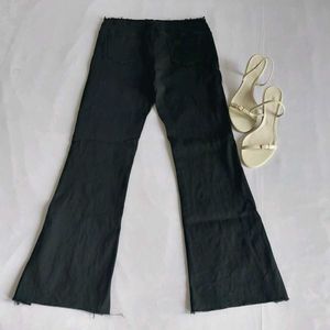 Black Flared pants  with Raw Hem🎀