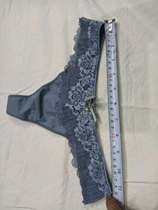 💛 Lace Trim Bikini Panty