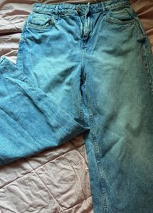 Women's Relaxed Fit Blue Jeans
